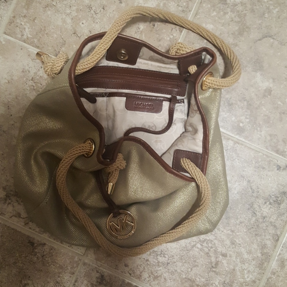 MK purse - Picture 4 of 4